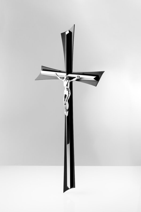 Krzyż nagrobny leżący nr KL36C z pasyjką