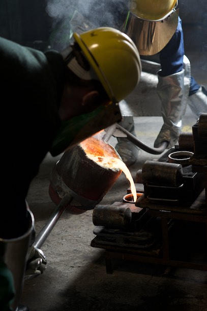 Rodlew Qmd - Statuetki z brązu. Akcesoria nagrobkowe.